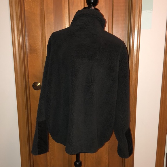 NWT Urban Outfitters black sherpa jacket with blue zippers and corduroy details - Picture 3 of 13